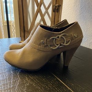XAppeal suede booties